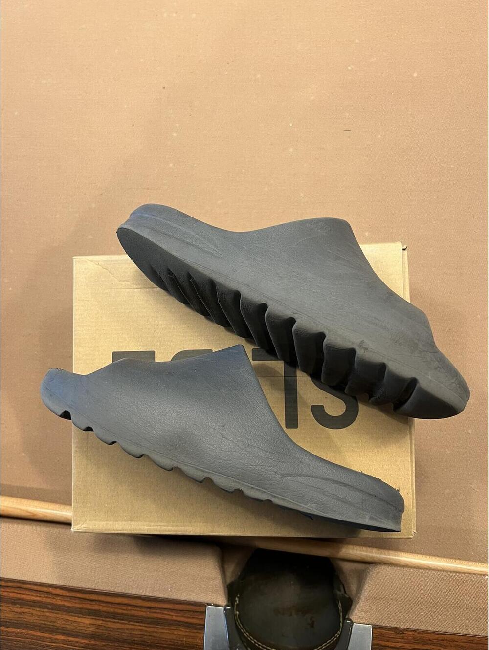 adidas Yeezy Slides 'Slate Grey'
